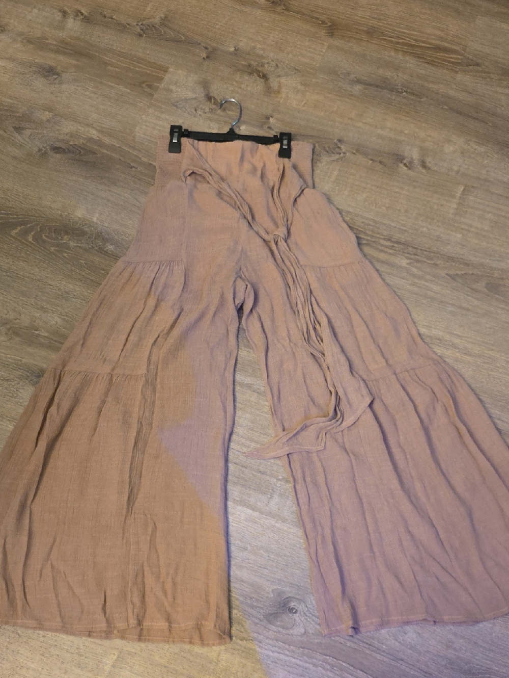 Closet Tiered Wide-Leg Tie-Waist Pants in Dusty Mauve